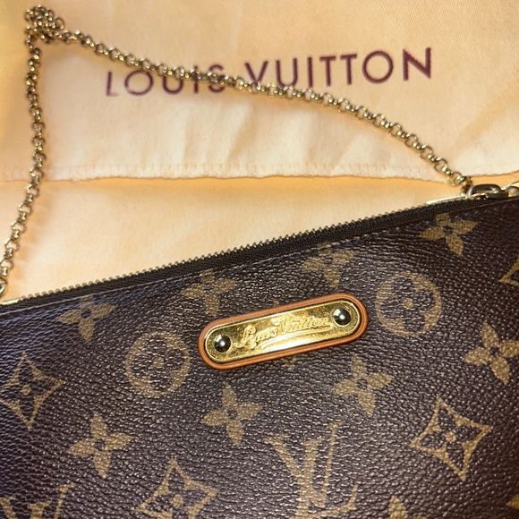 Louis Vuitton LV purse ( great condition ) - Picture 8 of 12
